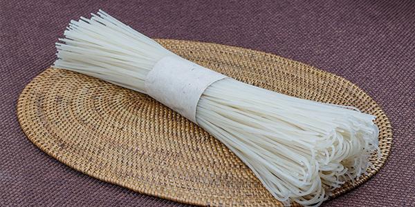 萬(wàn)力貿(mào)易帶你全方位了解云南米線
